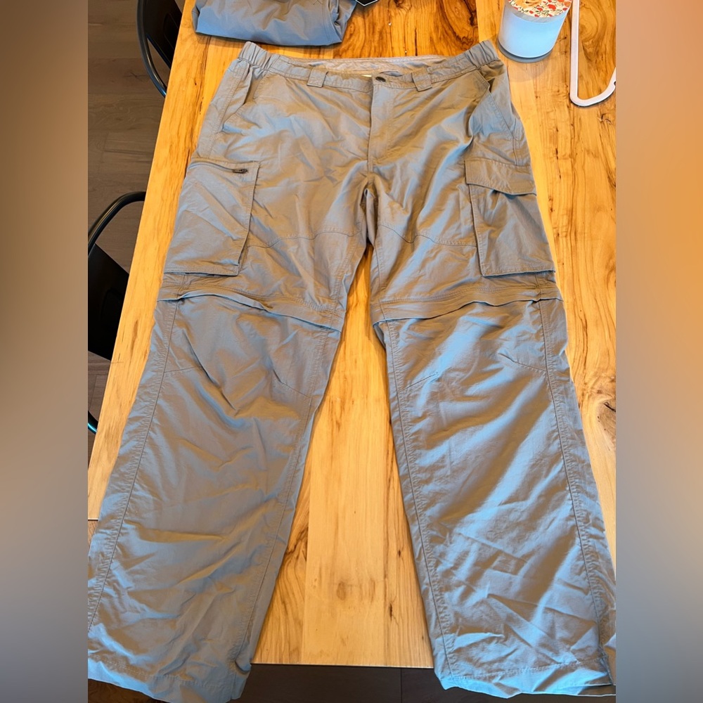 Columbia men’s pants with zip at knees 36 x 30